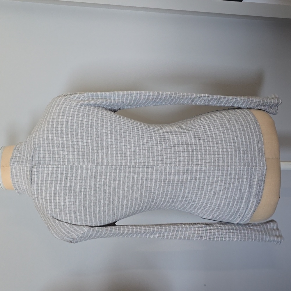 FRAME 70S Long Sleeve Turtleneck - Picture 5 of 8